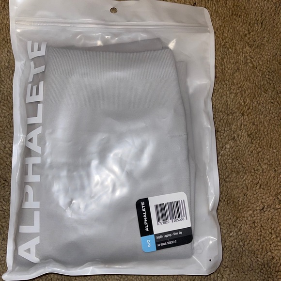 SOLD!!!in another app. Alphalete amplify leggings - Picture 2 of 2